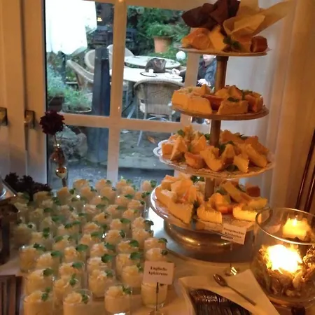 Hotelbetriebe Gueldenhaupt Gmbh Konukevi Arnsberg